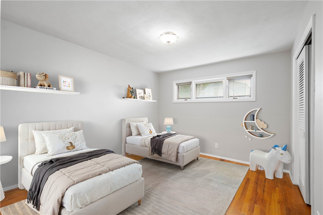 St Clair, Pennsylvania 15241, United States, 4 Bedrooms Bedrooms, ,3 BathroomsBathrooms,Residential,Active,200530