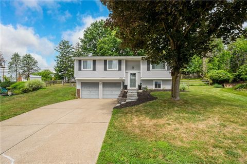 Photo of 2760 Ravenwood Dr, Bridgeville, PA 15017 (MLS # 1763871)