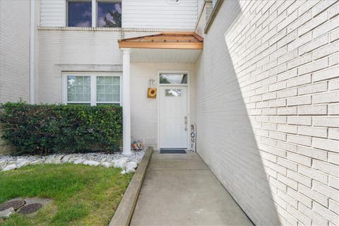 Photo for 201 Adams Pointe Blvd 1