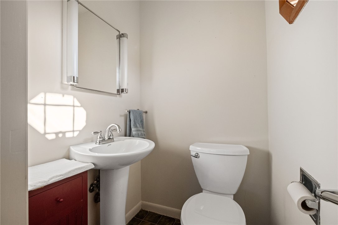 Liberty Twp, Pennsylvania 16127, United States, 3 Bedrooms Bedrooms, ,2 BathroomsBathrooms,Residential,Active,203041