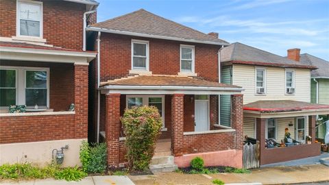 Photo of 790 Highland Ave, Carnegie, PA 15106 (MLS # 1746473)