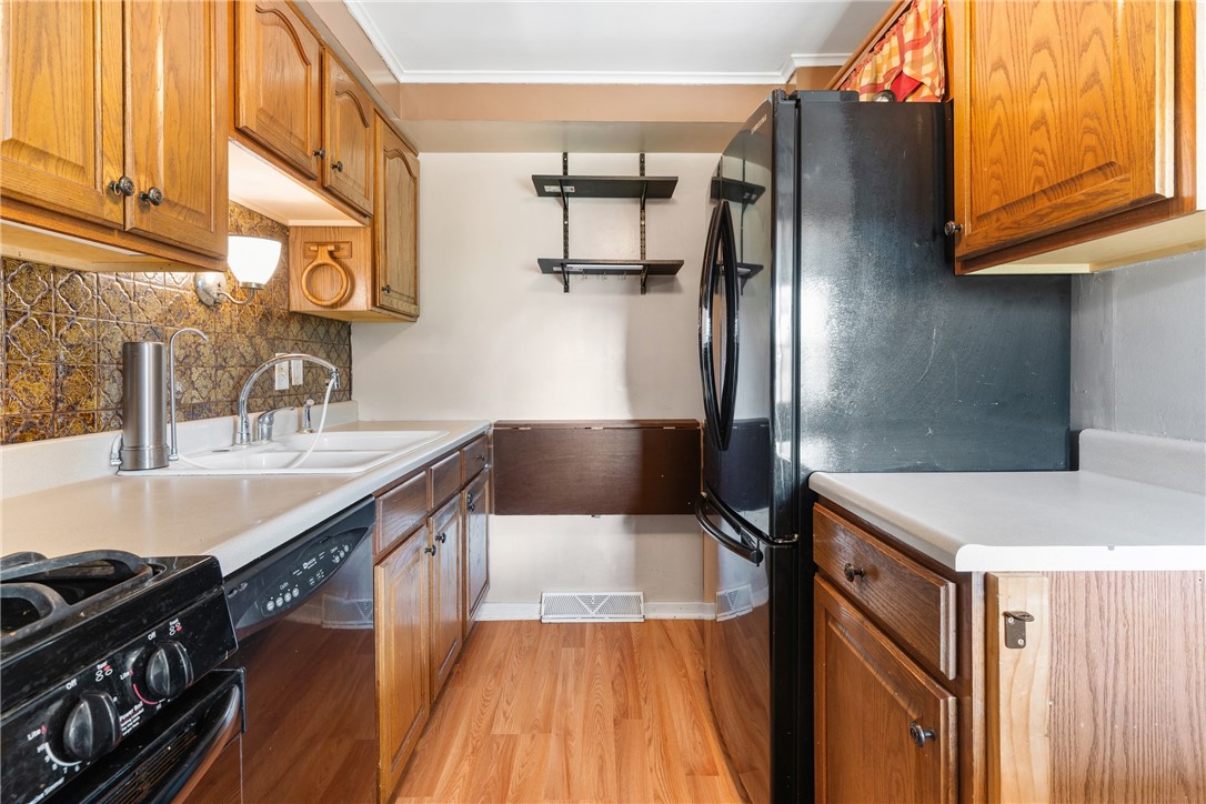 Moon/Crescent Twp, Pennsylvania 15046, United States, 3 Bedrooms Bedrooms, ,2 BathroomsBathrooms,Residential,Pending,52158