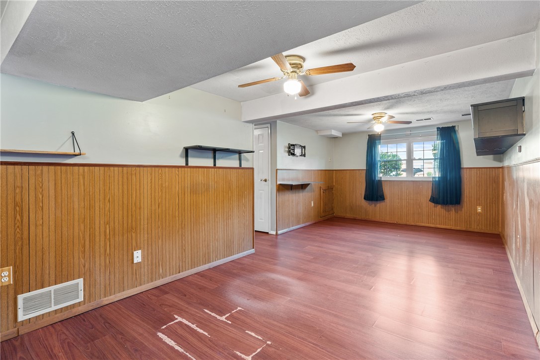 Moon/Crescent Twp, Pennsylvania 15046, United States, 3 Bedrooms Bedrooms, ,2 BathroomsBathrooms,Residential,Pending,52158