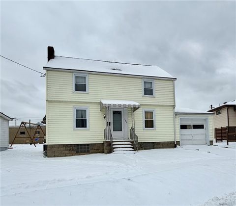 Photo of 306 Cleveland St, Kittanning, PA 16201 (MLS # 1735736)