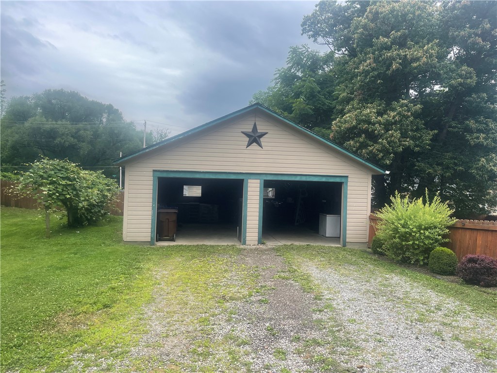 Greenville Boro - Mer, Pennsylvania 16125, United States, 3 Bedrooms Bedrooms, ,2 BathroomsBathrooms,Residential,Active,54839