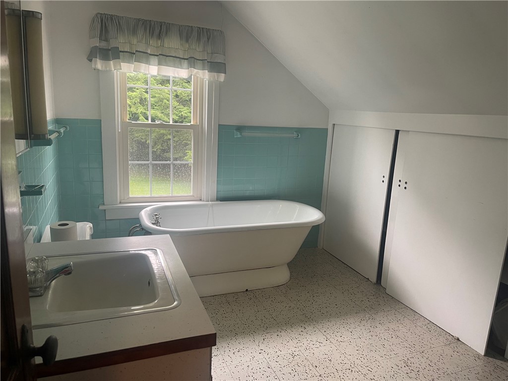 Greenville Boro - Mer, Pennsylvania 16125, United States, 3 Bedrooms Bedrooms, ,2 BathroomsBathrooms,Residential,Active,54839
