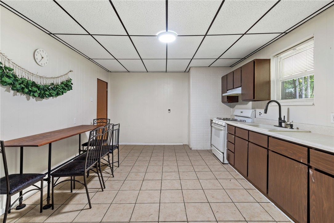 Elliott, Pennsylvania 15220, United States, 3 Bedrooms Bedrooms, ,1 BathroomBathrooms,Residential,Active,182788