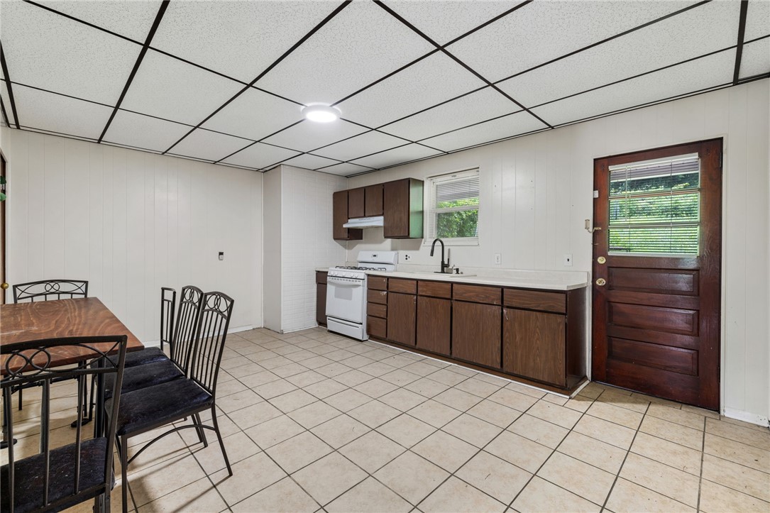 Elliott, Pennsylvania 15220, United States, 3 Bedrooms Bedrooms, ,1 BathroomBathrooms,Residential,Active,182788