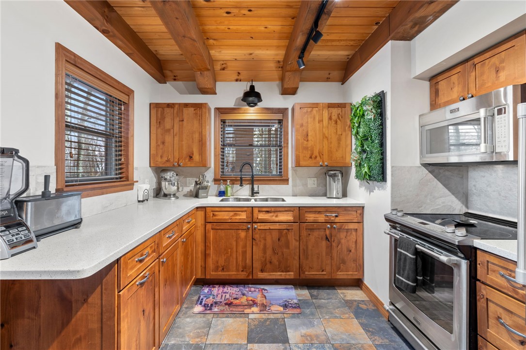 Jenner Twp, Pennsylvania 15531, United States, 3 Bedrooms Bedrooms, ,3 BathroomsBathrooms,Residential,Pending,102450