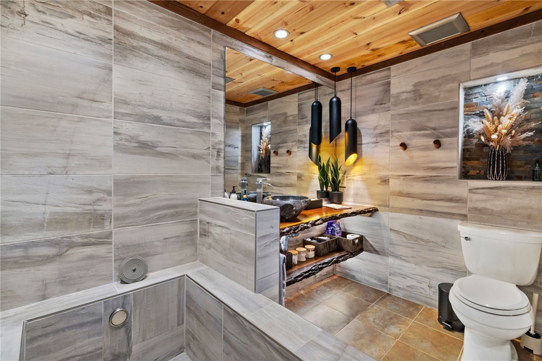 Jenner Twp, Pennsylvania 15531, United States, 3 Bedrooms Bedrooms, ,3 BathroomsBathrooms,Residential,Pending,102450