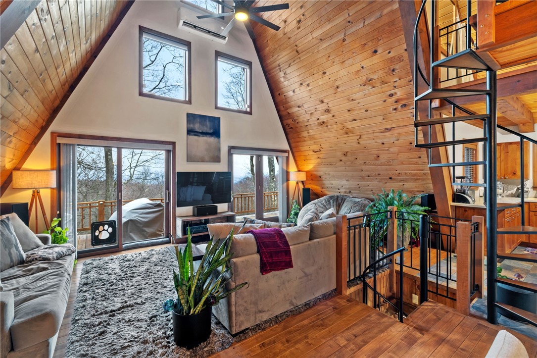 Jenner Twp, Pennsylvania 15531, United States, 3 Bedrooms Bedrooms, ,3 BathroomsBathrooms,Residential,Pending,102450