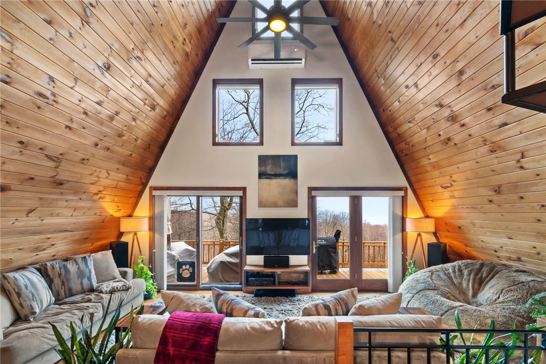 Jenner Twp, Pennsylvania 15531, United States, 3 Bedrooms Bedrooms, ,3 BathroomsBathrooms,Residential,Pending,102450