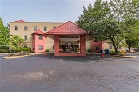1 Glenshire Ln McKeesport PA 15132