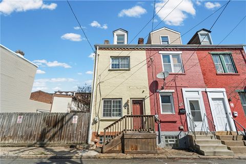 Photo of 2337 Wrights Way, Pittsburgh, PA 15203 (MLS # 1746566)