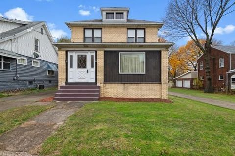 Photo of 1611 Roemer Blvd, Farrell, PA 16121 (MLS # 1731696)