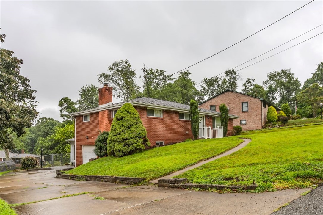 215 Robin Hood Dr