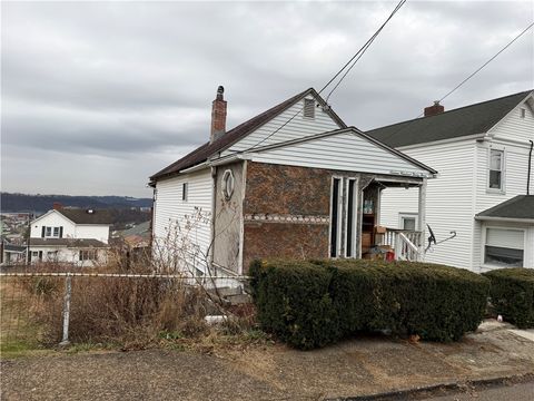 Photo of 1633 New York Ave, Mckeesport, PA 15133 (MLS # 1741822)