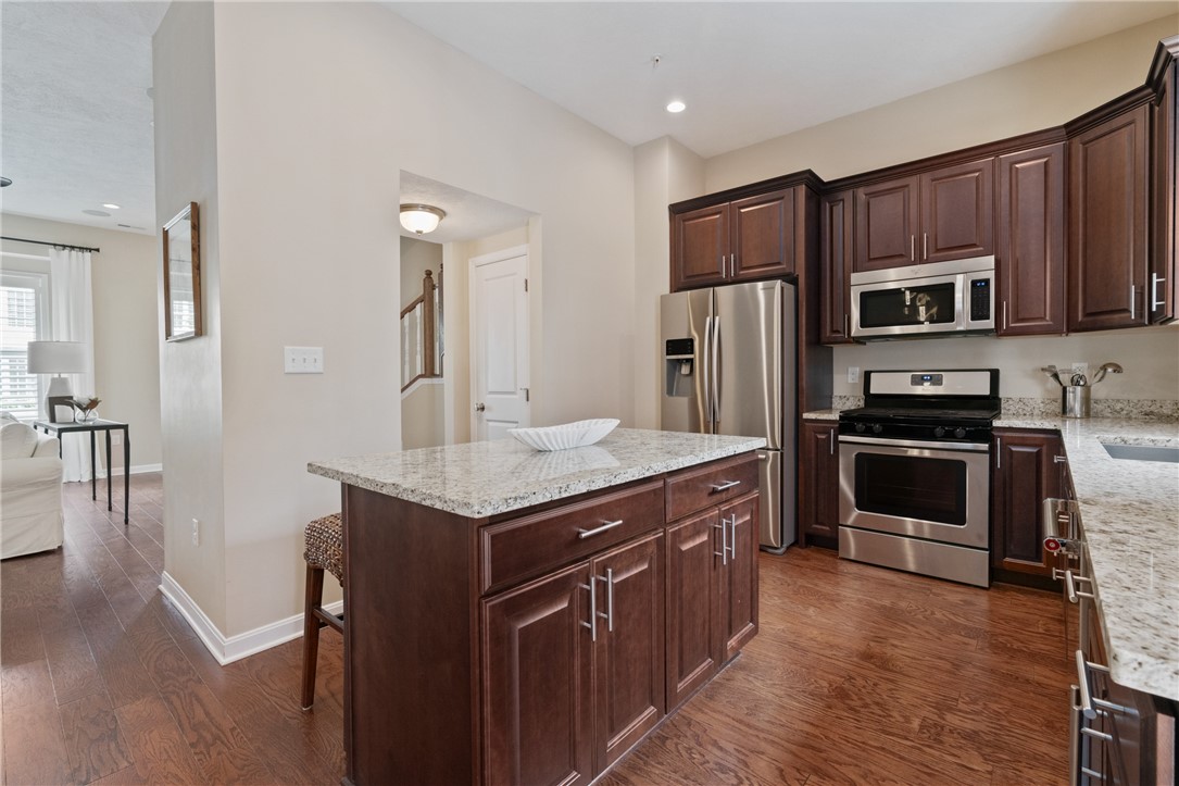 238 Riverfront St St, Oakmont, Pennsylvania image 4