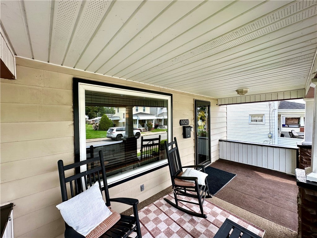 1028 Dewey Ave