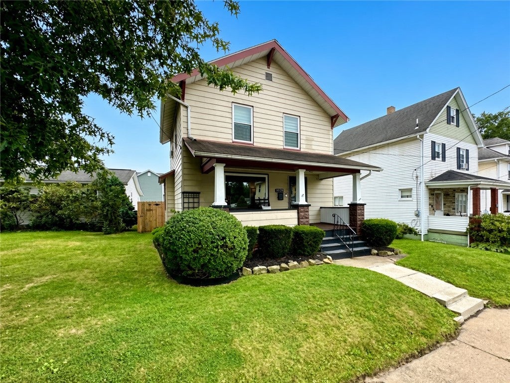 1028 Dewey Ave
