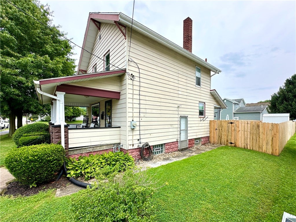1028 Dewey Ave