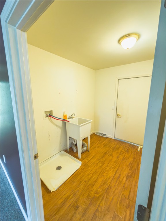 South Strabane, Pennsylvania 15301, United States, 2 Bedrooms Bedrooms, ,2 BathroomsBathrooms,Residential,Pending,210240