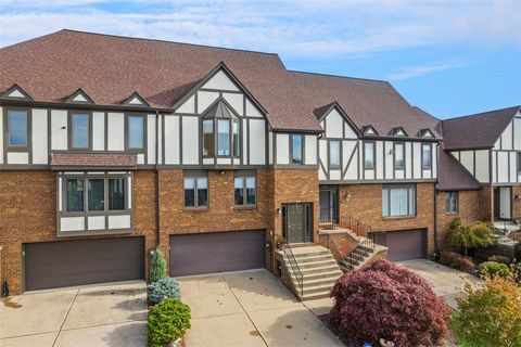 Photo of 173 Shadow Ridge Dr, Pittsburgh, PA 15238 (MLS # 1733574)