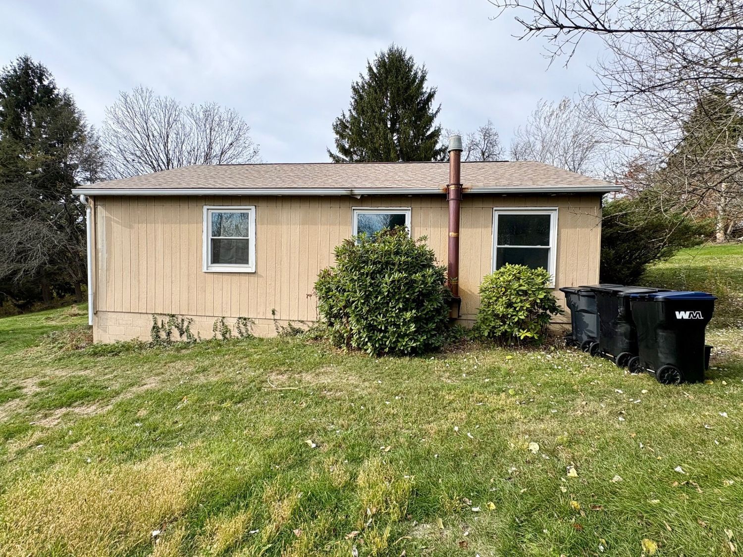 589 Hookstown Grade Rd