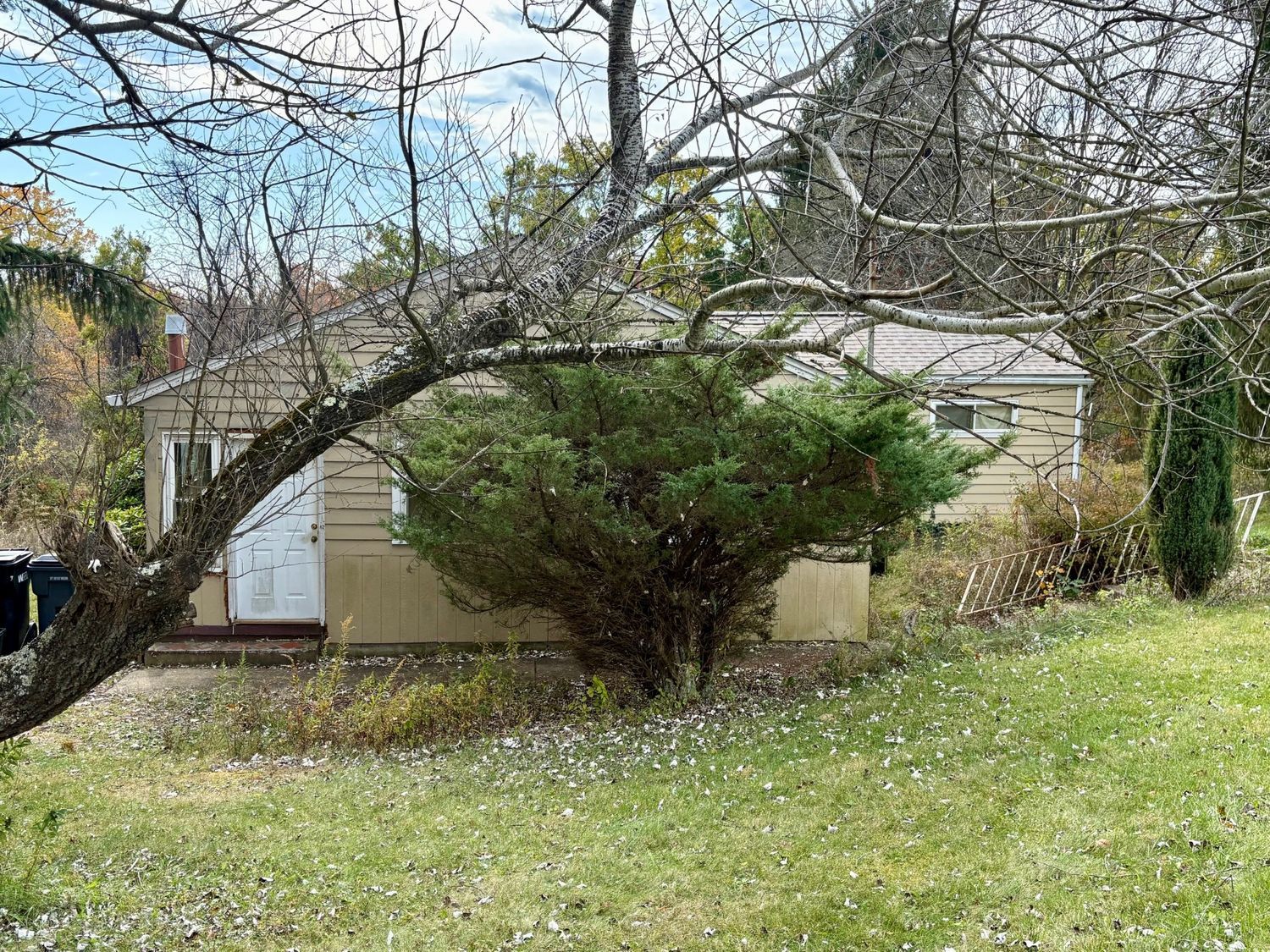 589 Hookstown Grade Rd