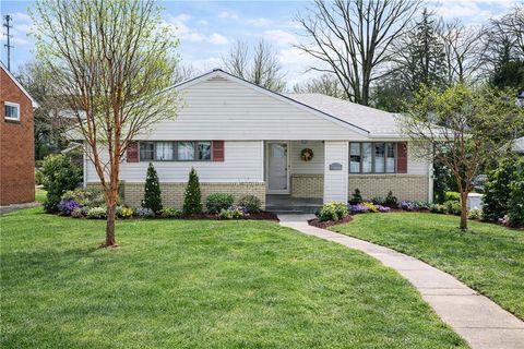 Homes For Sale - 4355 E Barlind Dr Dr<br/> Whitehall, PA 15227