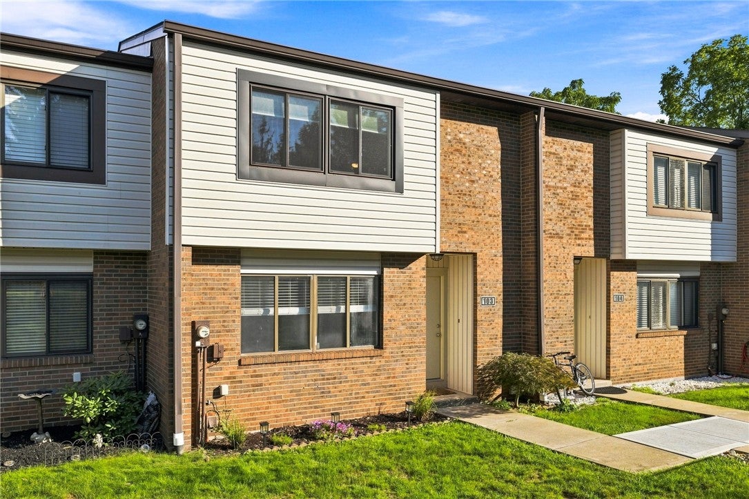 103 Springwater Ct