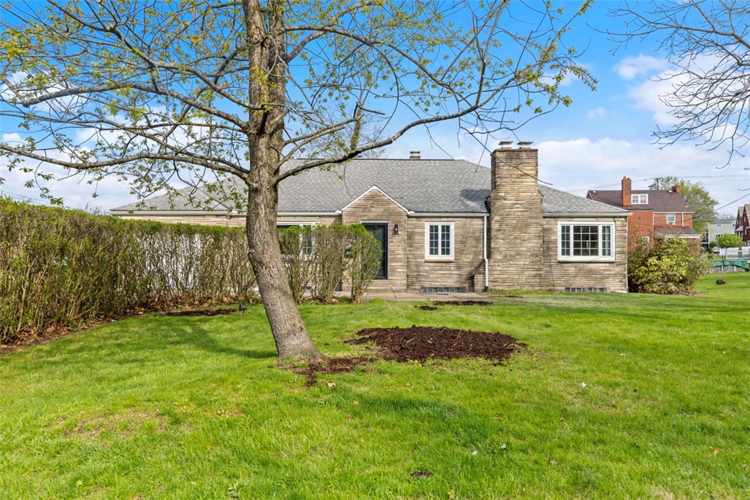 1009 Fidelity Dr Dr, West Mifflin, Pennsylvania image 2