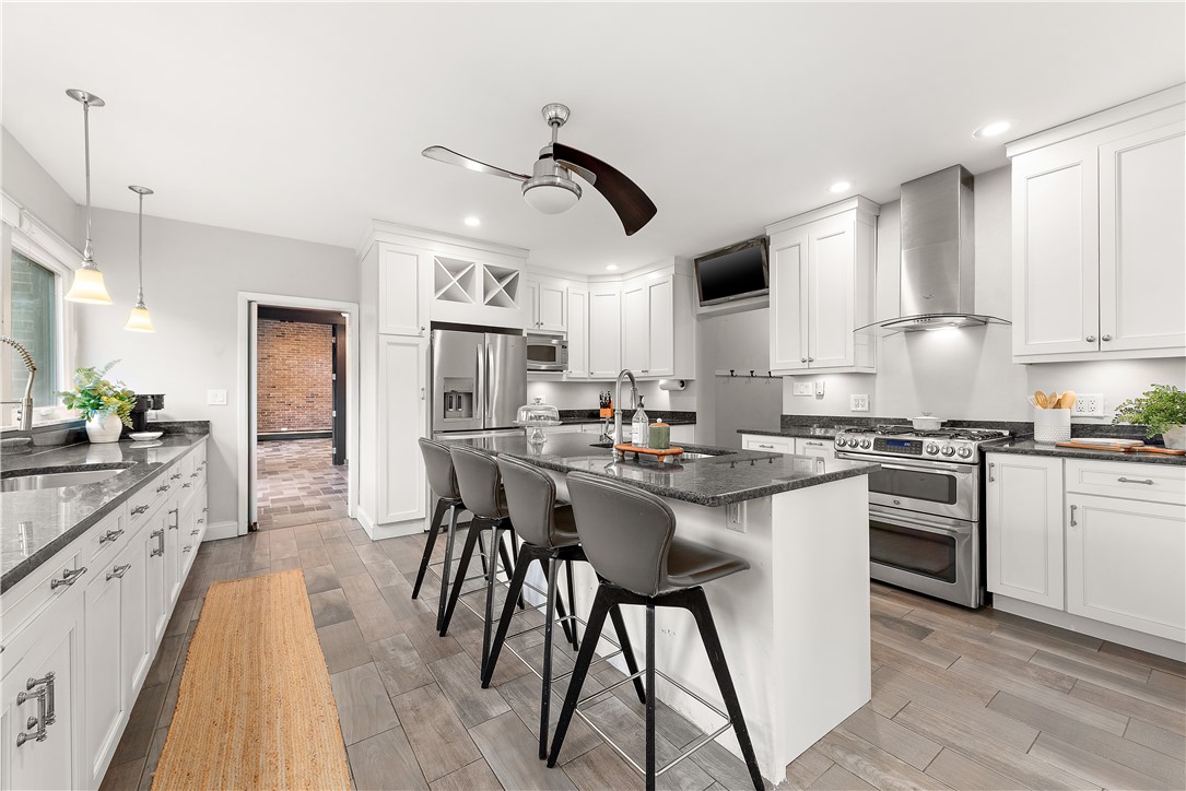 McCandless, Pennsylvania 15101, United States, 5 Bedrooms Bedrooms, ,4 BathroomsBathrooms,Residential,Contingent,246161