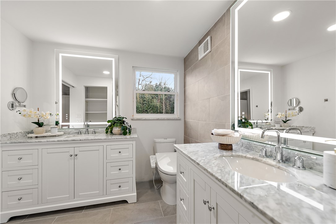 McCandless, Pennsylvania 15101, United States, 5 Bedrooms Bedrooms, ,4 BathroomsBathrooms,Residential,Contingent,246161