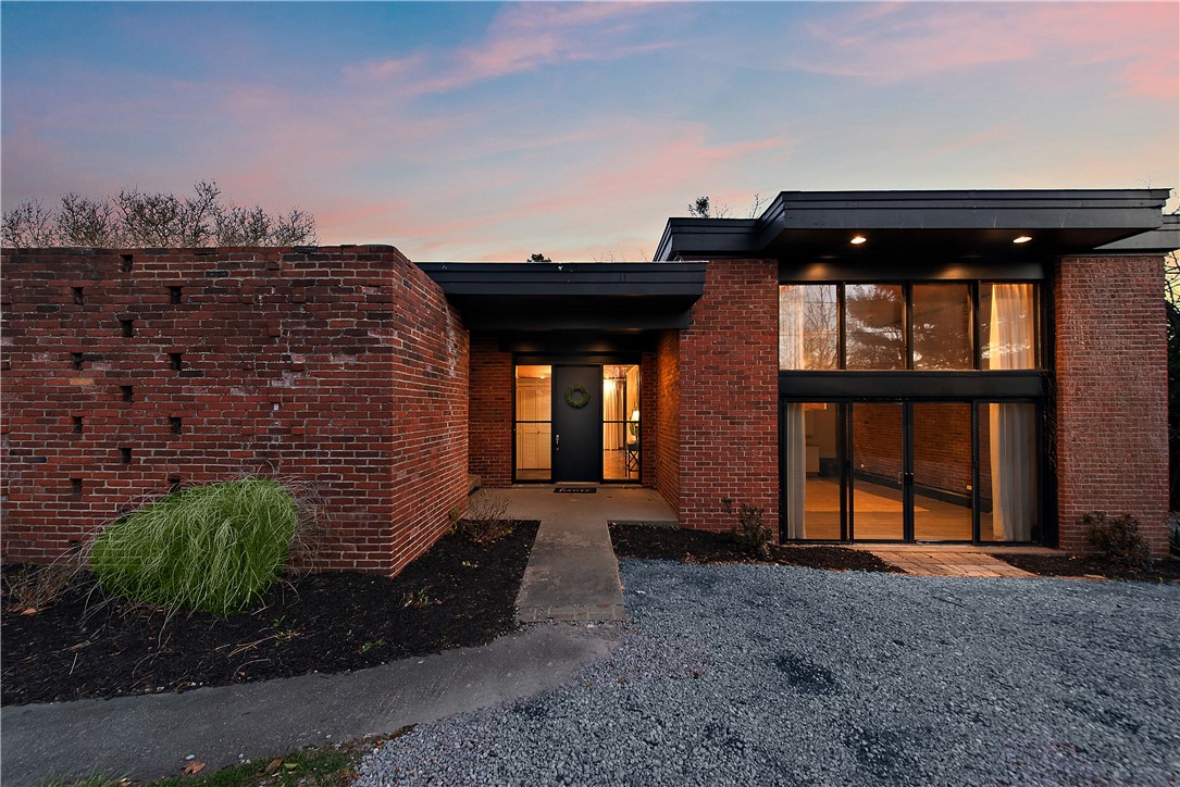 McCandless, Pennsylvania 15101, United States, 5 Bedrooms Bedrooms, ,4 BathroomsBathrooms,Residential,Contingent,246161