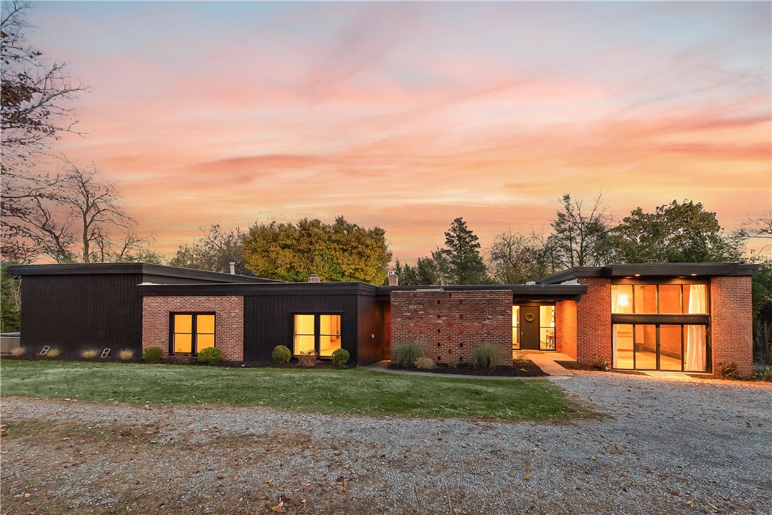 McCandless, Pennsylvania 15101, United States, 5 Bedrooms Bedrooms, ,4 BathroomsBathrooms,Residential,Contingent,246161