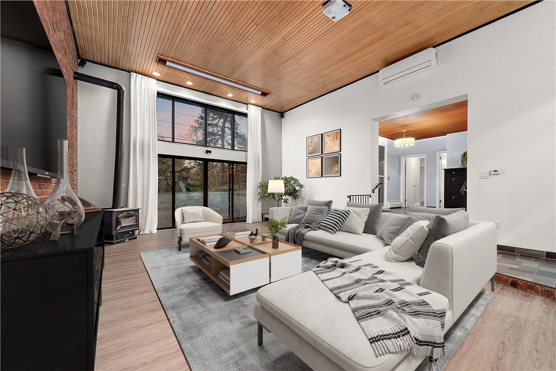 McCandless, Pennsylvania 15101, United States, 5 Bedrooms Bedrooms, ,4 BathroomsBathrooms,Residential,Contingent,246161