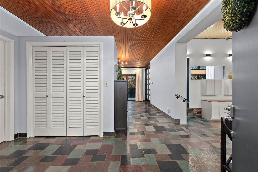 McCandless, Pennsylvania 15101, United States, 5 Bedrooms Bedrooms, ,4 BathroomsBathrooms,Residential,Contingent,246161