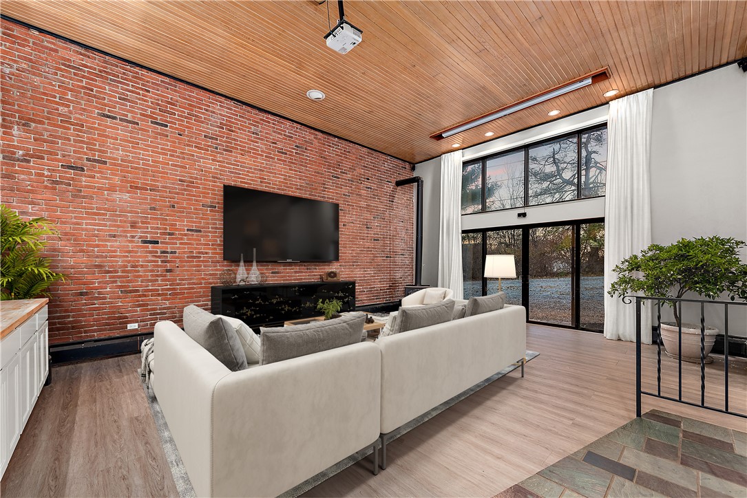 McCandless, Pennsylvania 15101, United States, 5 Bedrooms Bedrooms, ,4 BathroomsBathrooms,Residential,Contingent,246161