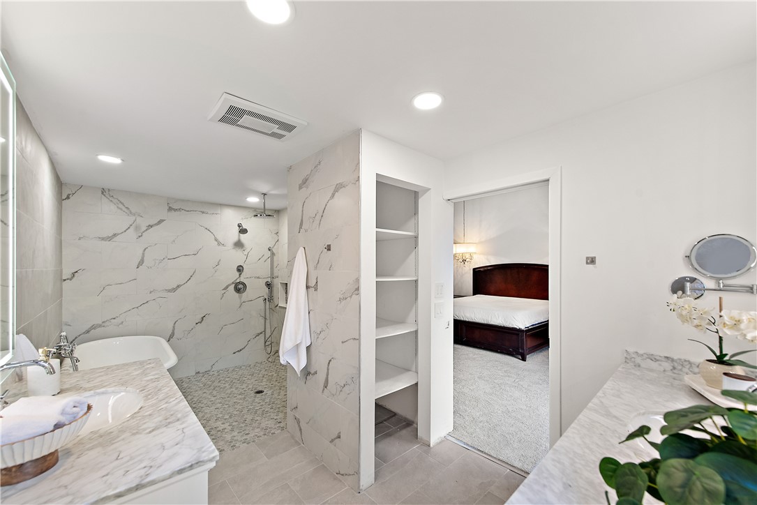 McCandless, Pennsylvania 15101, United States, 5 Bedrooms Bedrooms, ,4 BathroomsBathrooms,Residential,Contingent,246161