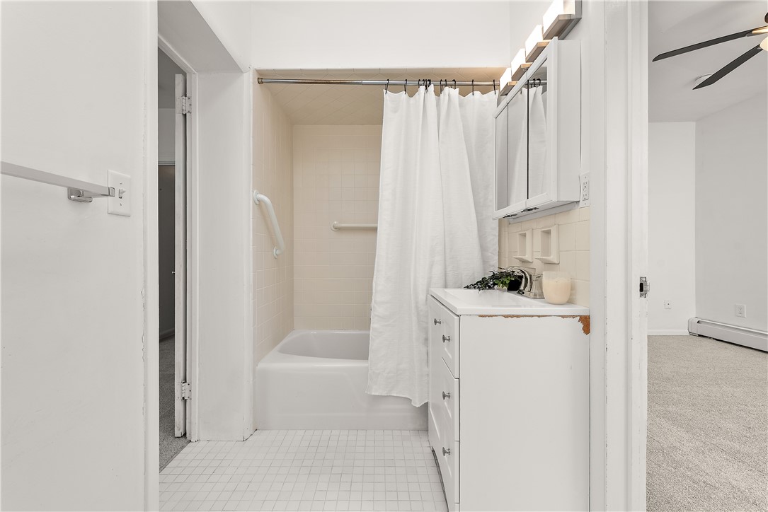 McCandless, Pennsylvania 15101, United States, 5 Bedrooms Bedrooms, ,4 BathroomsBathrooms,Residential,Contingent,246161