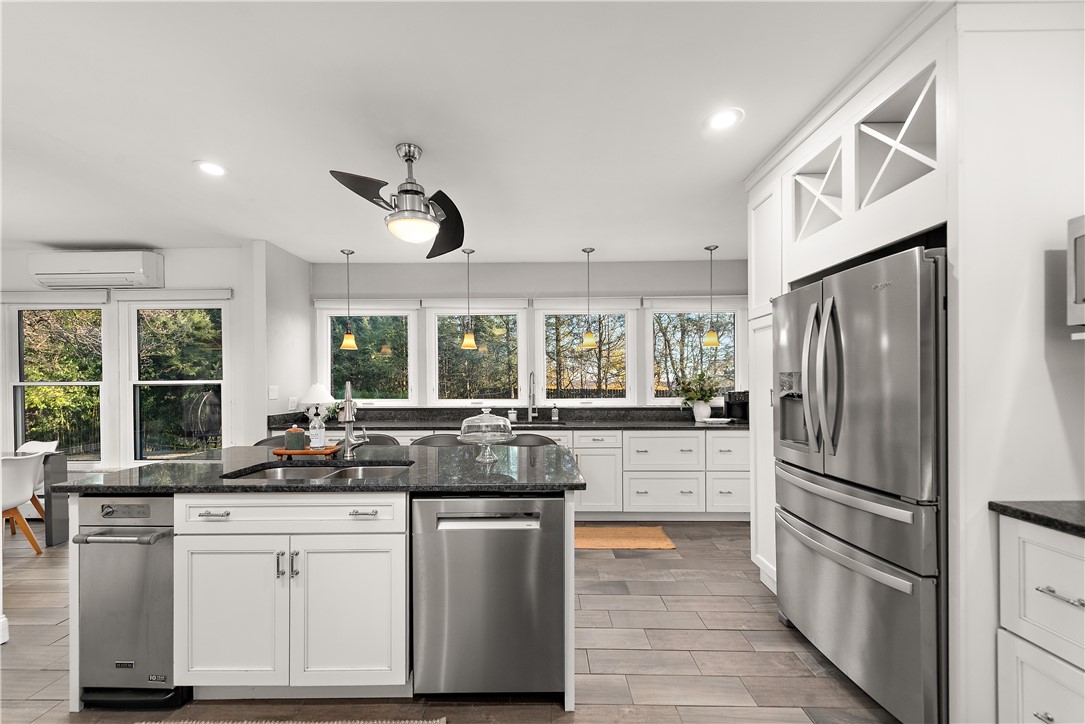 McCandless, Pennsylvania 15101, United States, 5 Bedrooms Bedrooms, ,4 BathroomsBathrooms,Residential,Contingent,246161