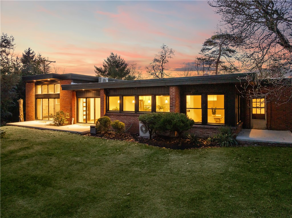 McCandless, Pennsylvania 15101, United States, 5 Bedrooms Bedrooms, ,4 BathroomsBathrooms,Residential,Contingent,246161