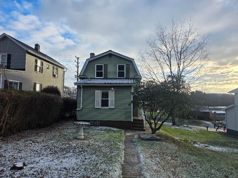 Photo of 3517 W 3rd Ave, Beaver Falls, PA 15010 (MLS # 1733349)