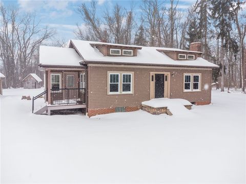 Photo of 460 Beaver Run Rd, Apollo, PA 15613 (MLS # 1738675)