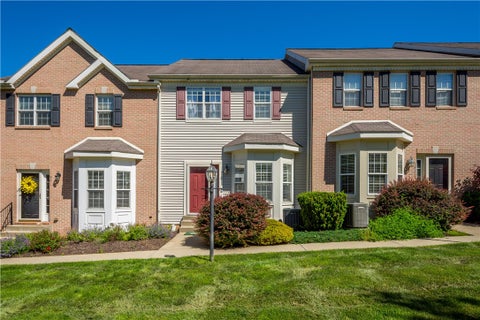 Townhouse For Sale - 903 Royal Ct<br/> North Strabane, PA 15317