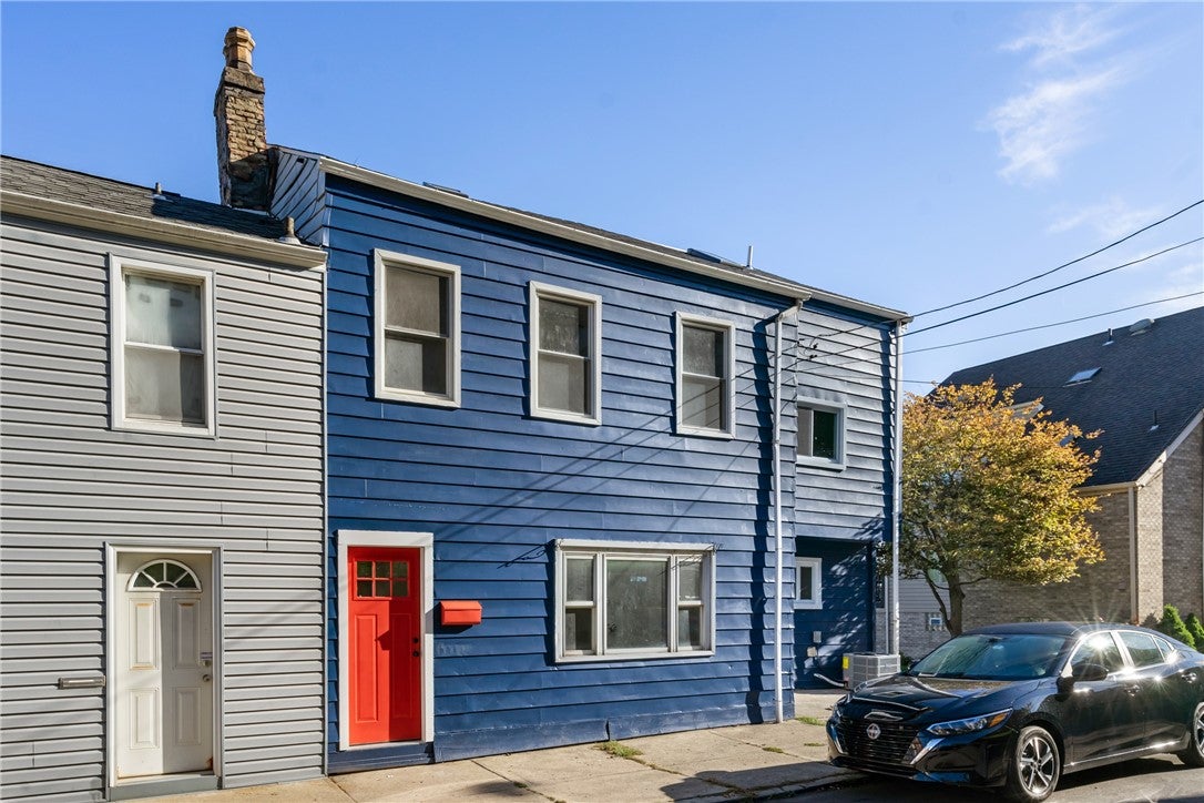 33 Pius St