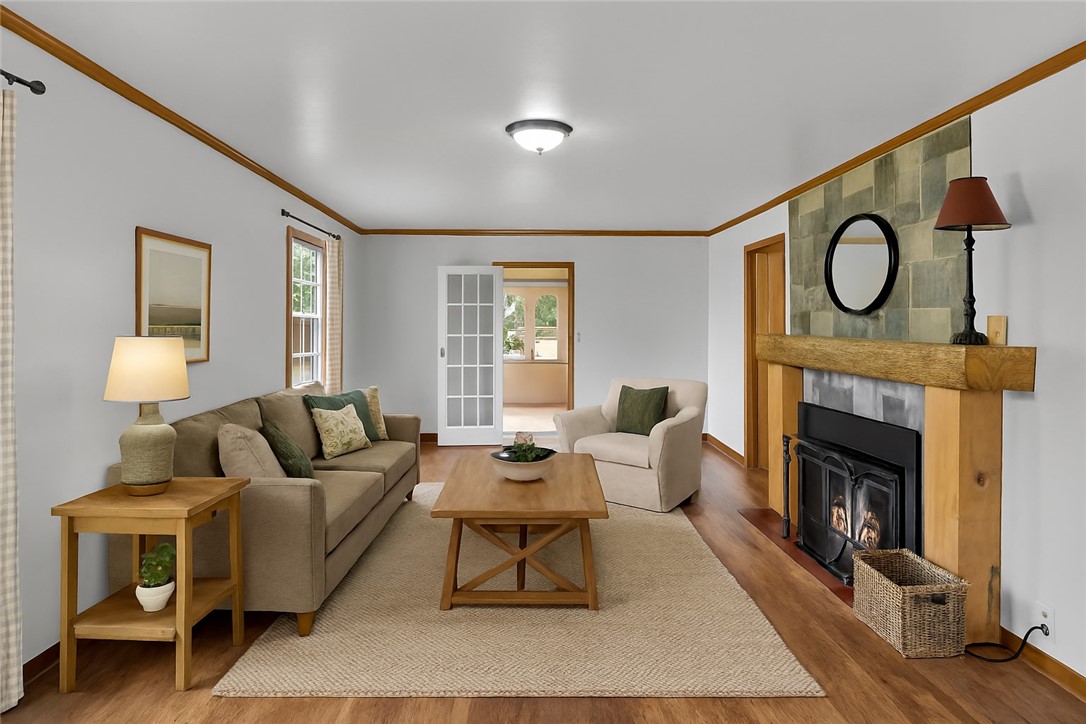 1405 Perry Hwy