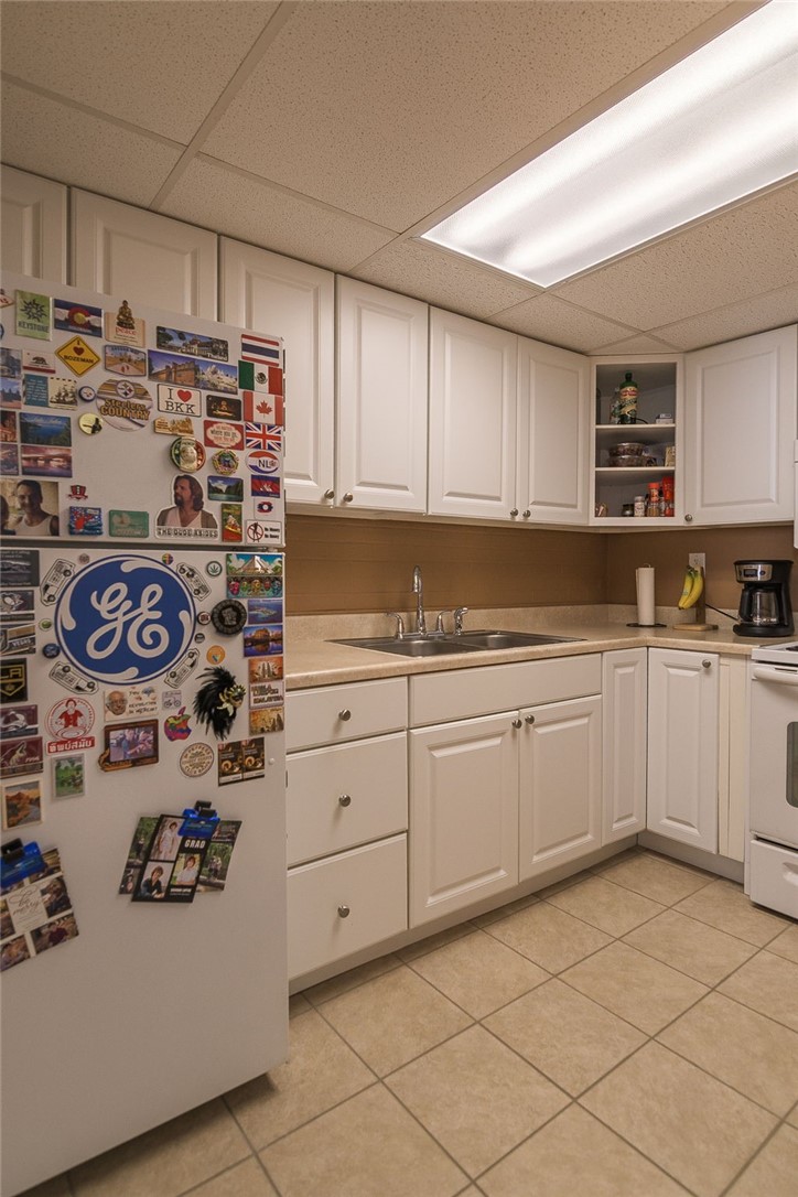 446 Hoodridge Dr 201