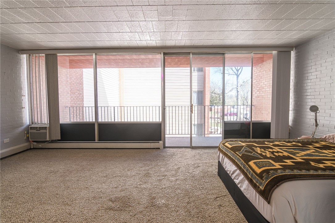 446 Hoodridge Dr 201